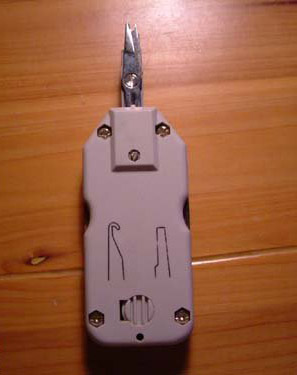 򾀹
