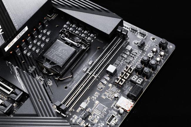 ӯͨϷGTX560Tiǹ泬Ƶ(ͼ)